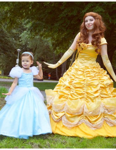 Prinzessinnen Kleid, Schnittmuster, Online Nähkurs, Belle, Schneewittchen, Dornröschen, Fasching, nähen für Mädchen, verkleiden, Prinzessinnenkleid, Belle und Dornröschen in Disneyland